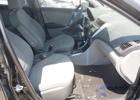 2013 Hyundai Accent Gs z USA, uszkodzony, nr VIN KMHCT5AE2DU084358